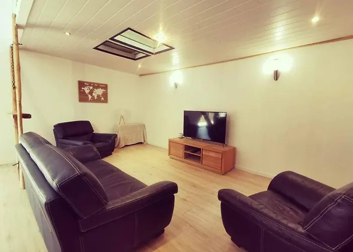 Maison De Village, Jacuzzi, Salle Cinema