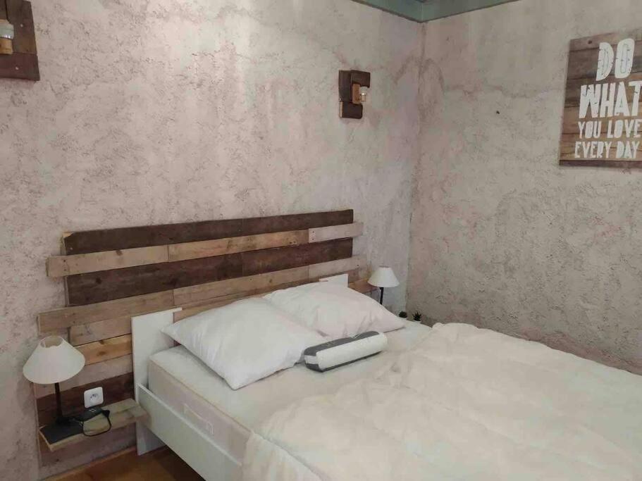 Holiday home Maison De Village, Jacuzzi, Salle Cinema Valencin